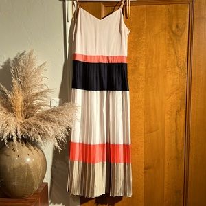 Banana Republic Midi Length Pleated Dress. NWT Size 2